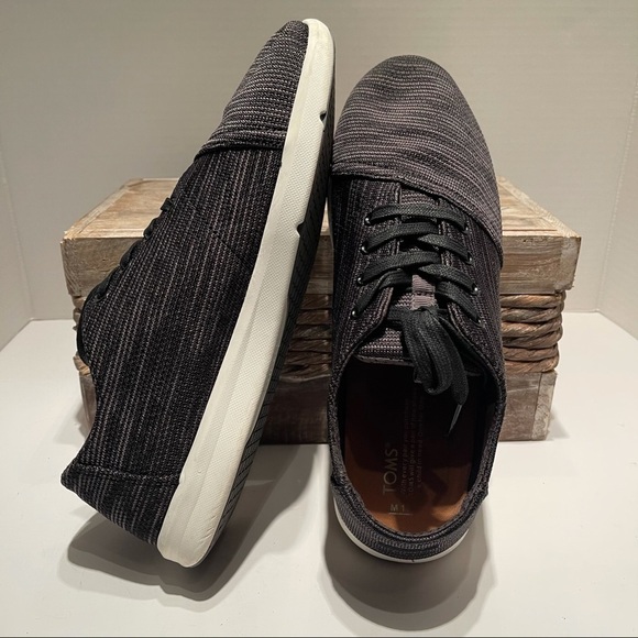 TOMS men’s shoes with laces - Picture 12 of 16